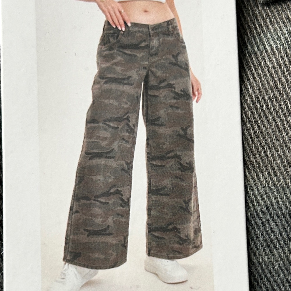 Refrain Los Angeles Women’s Camo Printed Wide-Leg Jeans Sz 5/27